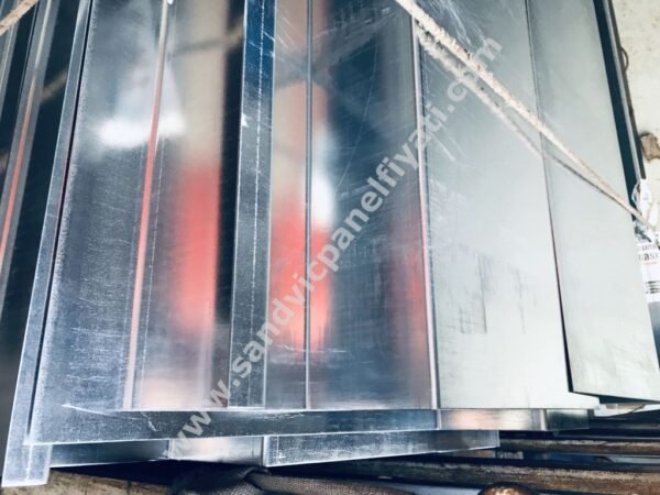 Sandviç Panel Dere ve Oluk Montaj Süreçlerimiz 2 galvaniz-dere-büküm-2